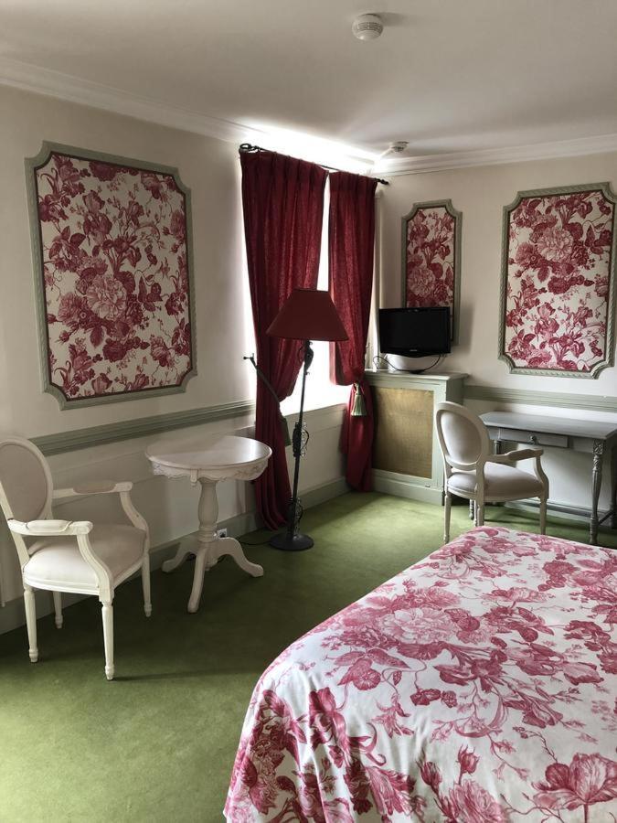 Le Cabouillet Hotel LʼIsle-Adam Buitenkant foto